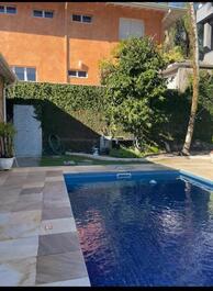 Condominium house with swimming pool CL058