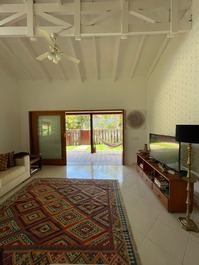 Condominium house with swimming pool CL058