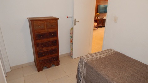 Apartamento de 2 habitaciones frente al mar con vista lateral.