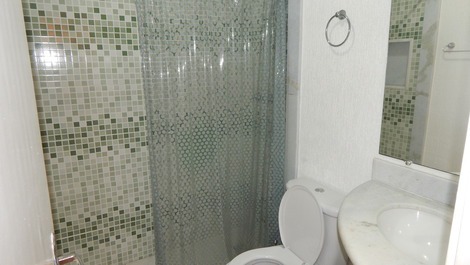 Apartamento de 2 habitaciones frente al mar con vista lateral.