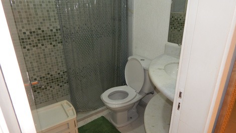 Apartamento de 2 habitaciones frente al mar con vista lateral.