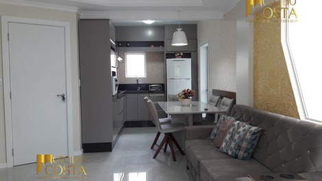 Hermoso apartamento de 03 habitaciones en Meia Praia Itapema