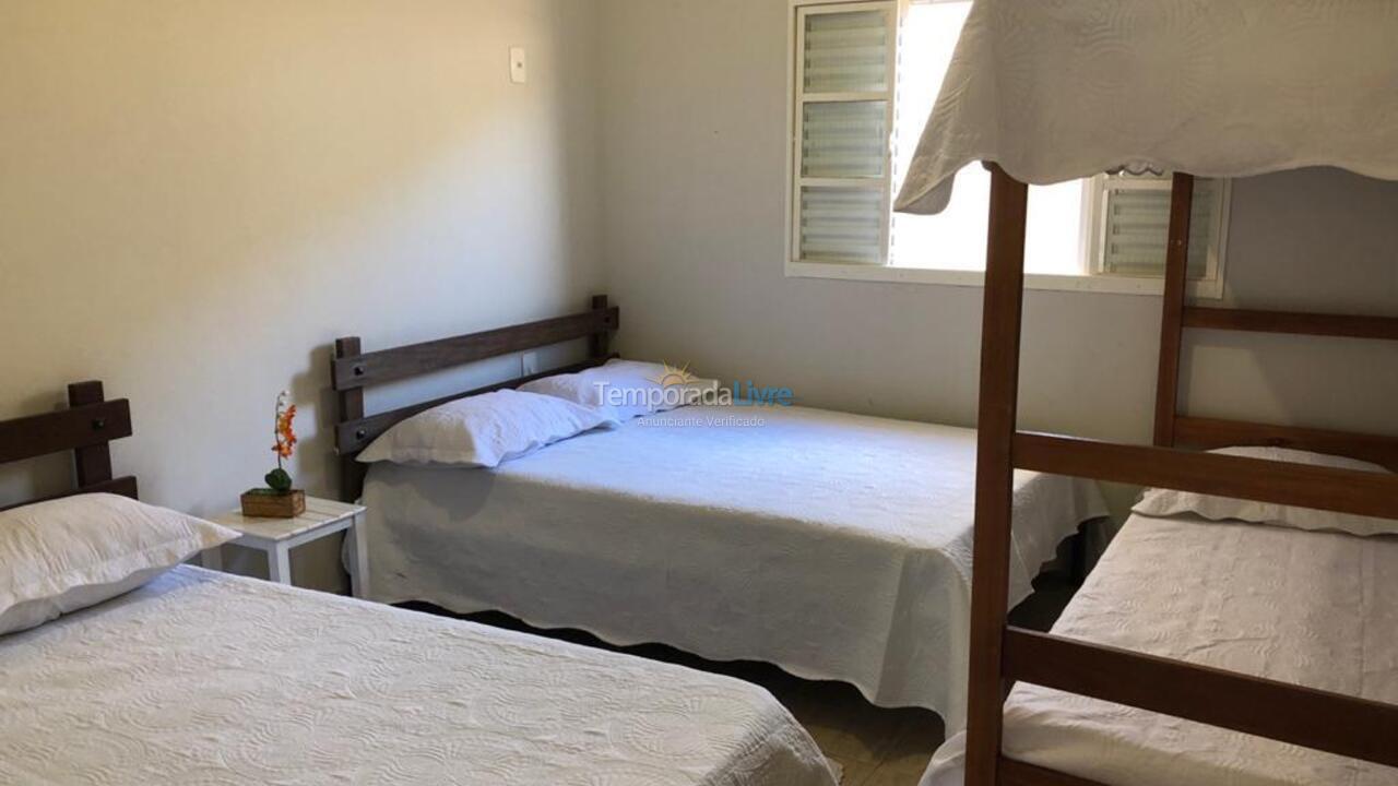 Casa para aluguel de temporada em Capitólio (Escarpas do Lago)