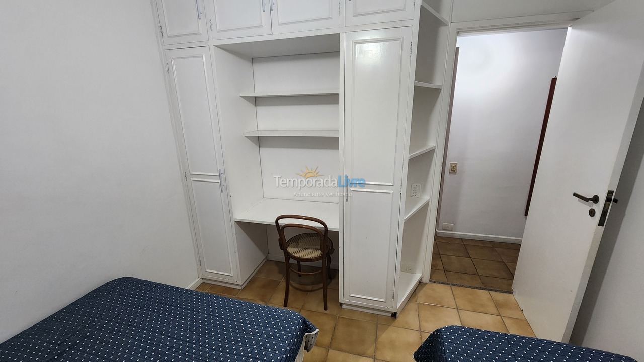 Apartment for vacation rental in Guarujá (Pitangueiras)