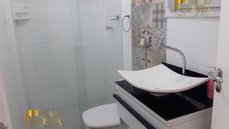Bellíssimo apartamento com 03 Dormitórios em Meia Praia -Itapema