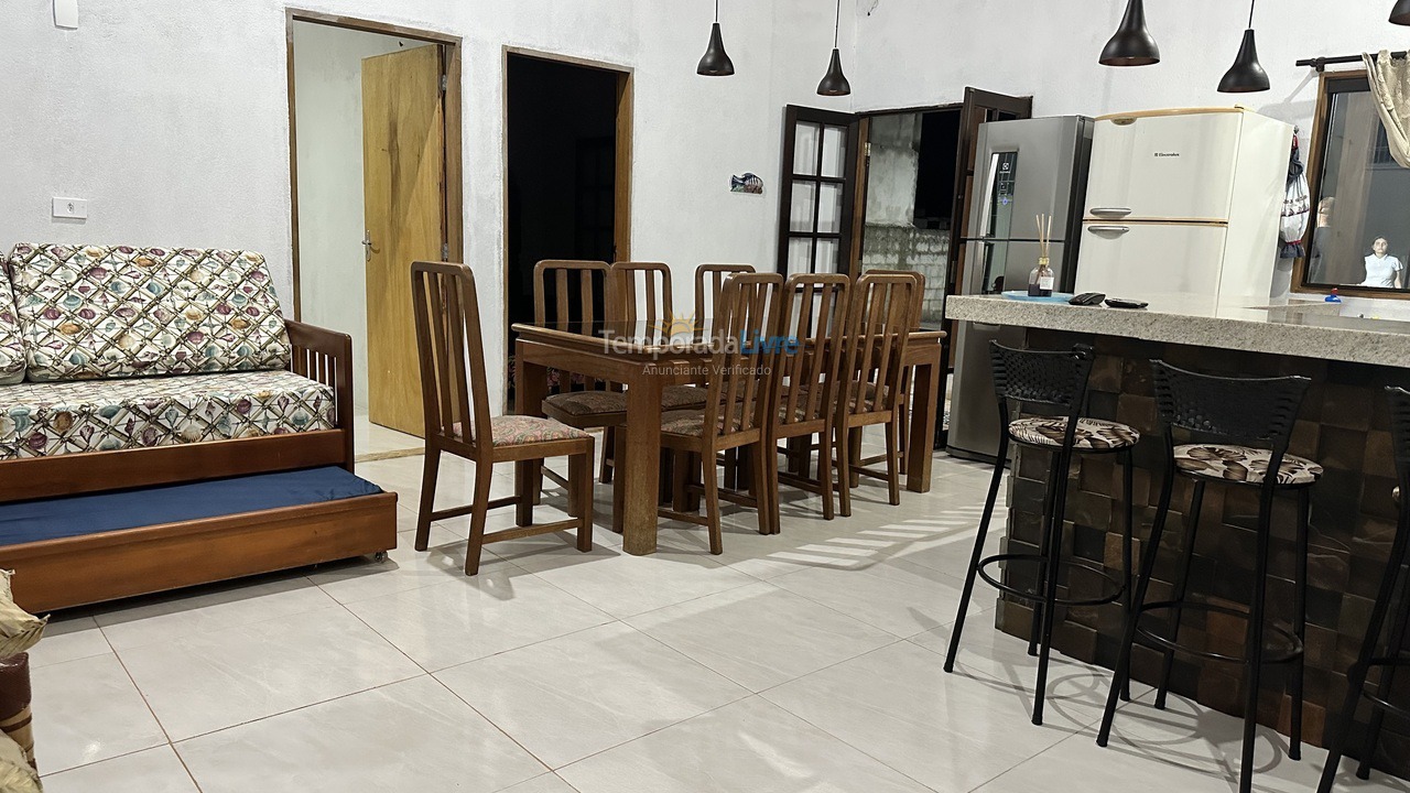 Casa para aluguel de temporada em Ubatuba (Maranduba)