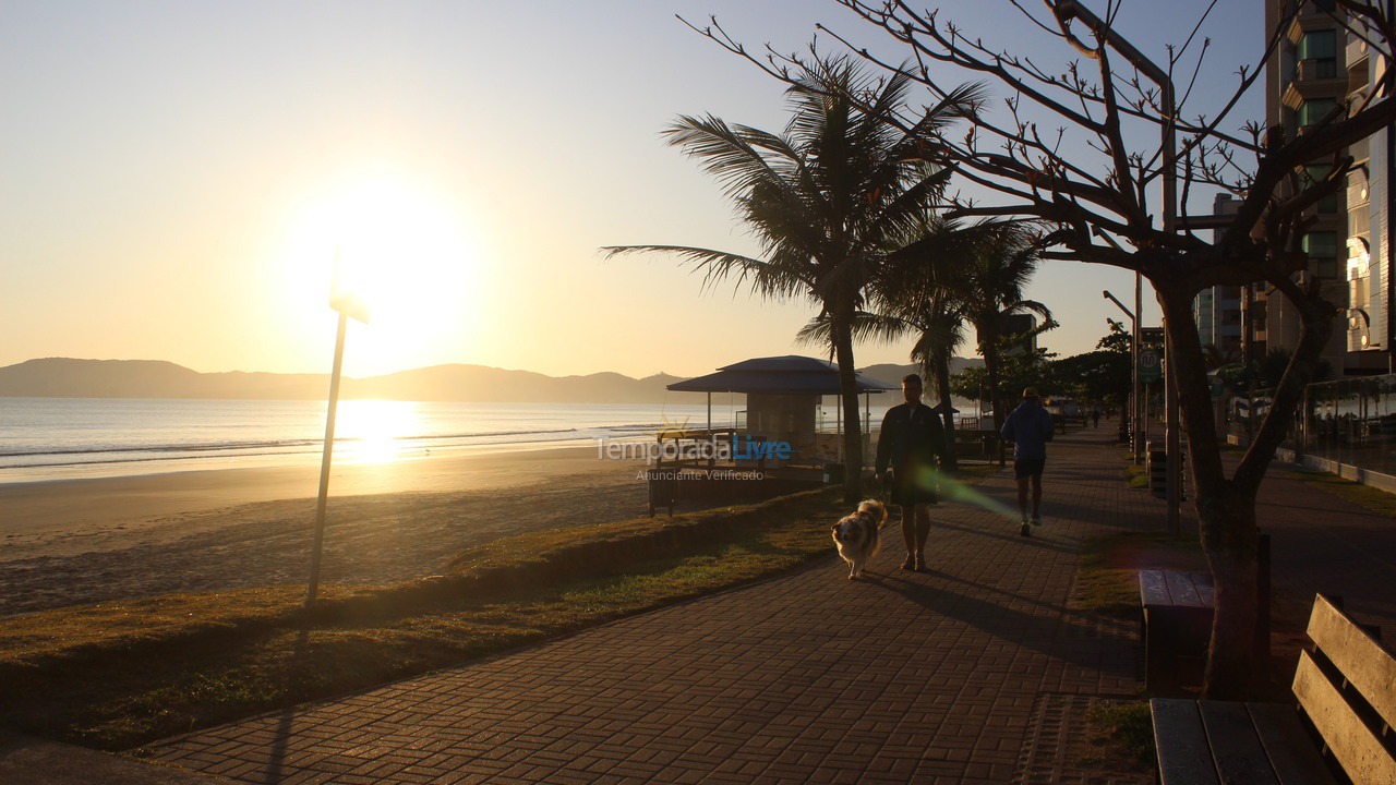 Apartamento para aluguel de temporada em Itapema (Meia Praia)