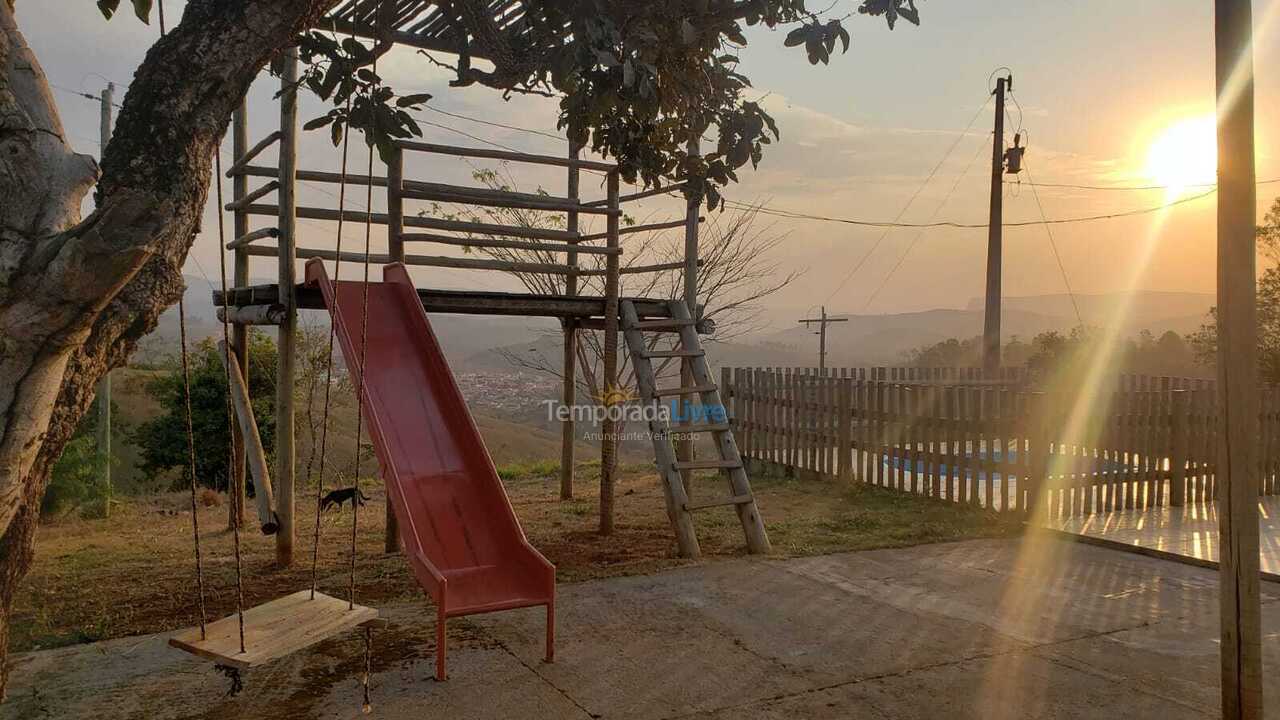 Casa para aluguel de temporada em São Roque de Minas (Zona Rural)