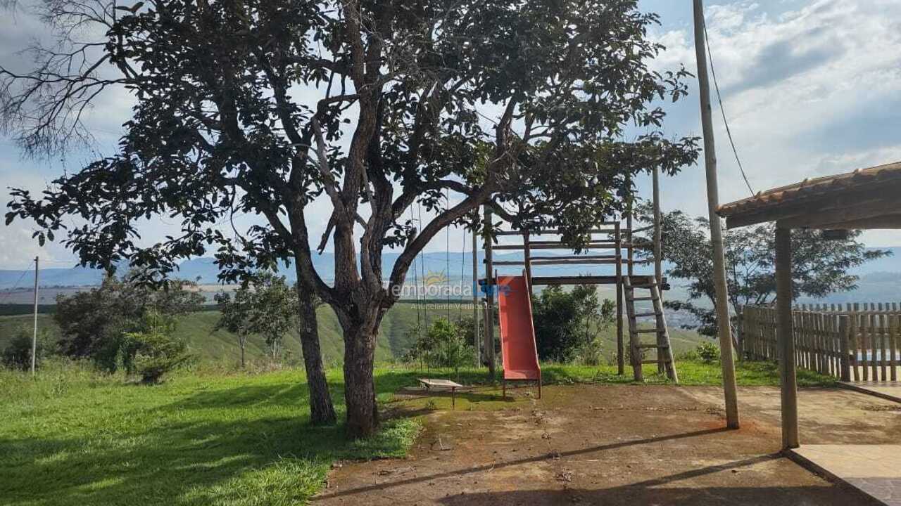 Casa para aluguel de temporada em São Roque de Minas (Zona Rural)