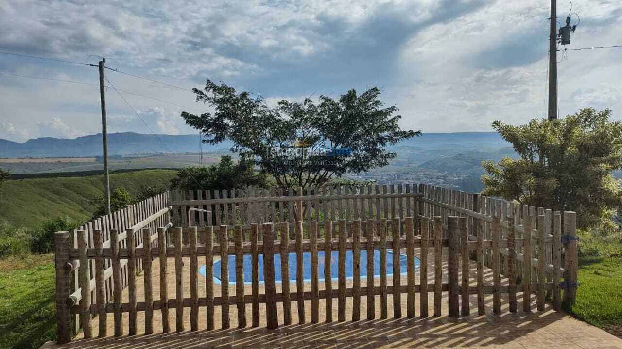 Casa para aluguel de temporada em São Roque de Minas (Zona Rural)