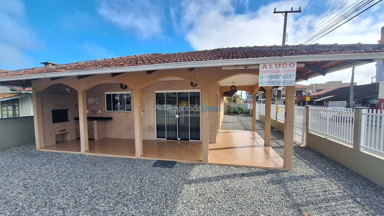 Casa para aluguel de temporada em São Francisco do Sul (Enseada)