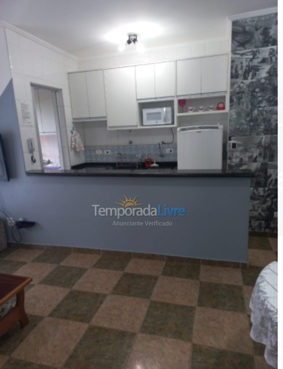 Apartamento para aluguel de temporada em Ubatuba (Praia das Toninhas)