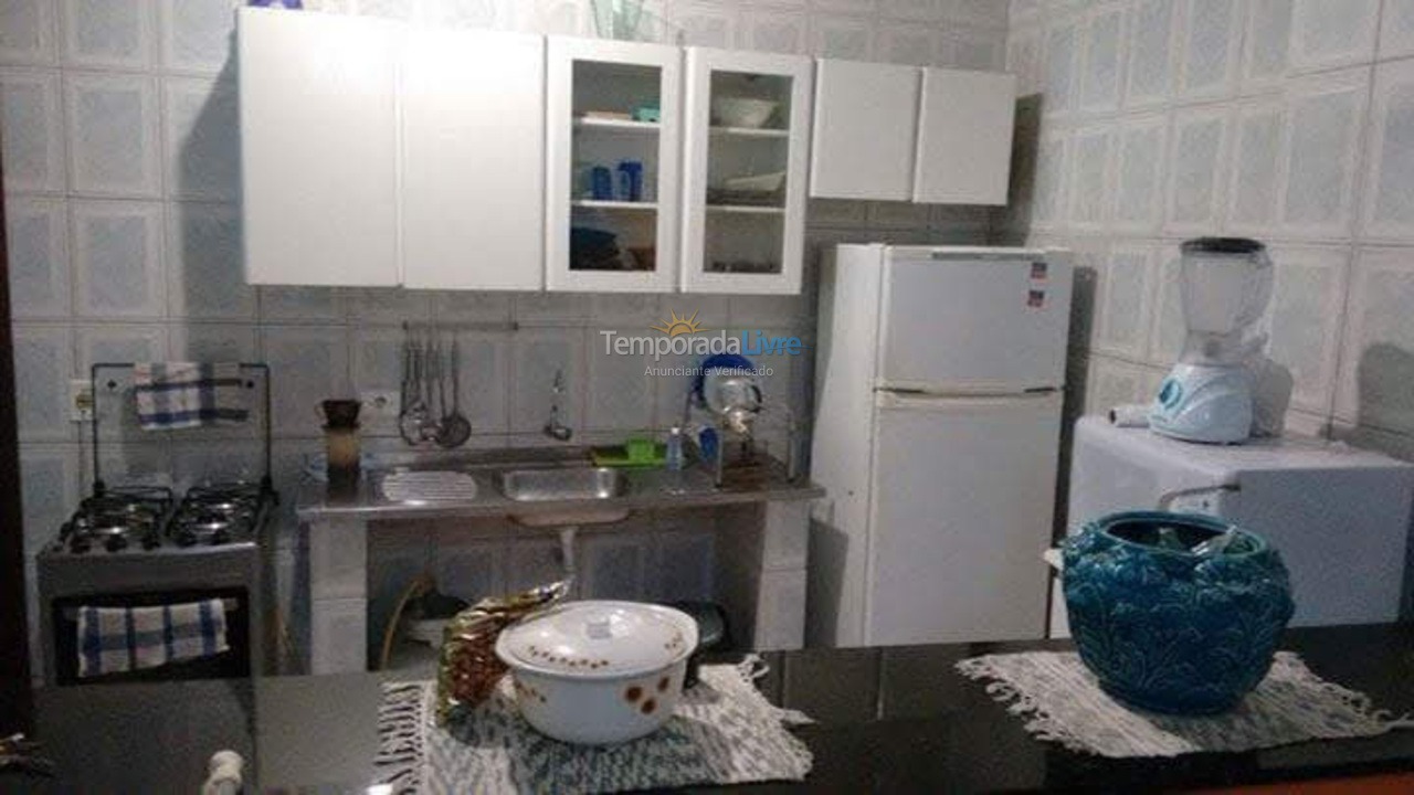 Casa para aluguel de temporada em Ubatuba (Praia das Toninhas)