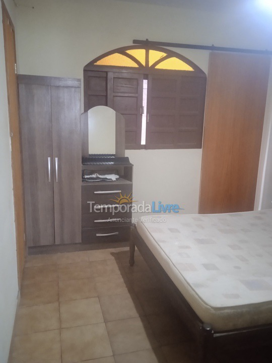 Apartamento para alquiler de vacaciones em Fundão (Praia Grande)