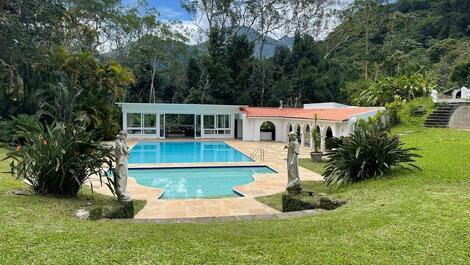 MANSÃO INCRÍVEL NO MEIO DA NATUREZA PARA EVENTOS NO ALTO DA BOA VISTA