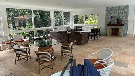 MANSÃO INCRÍVEL NO MEIO DA NATUREZA PARA EVENTOS NO ALTO DA BOA VISTA