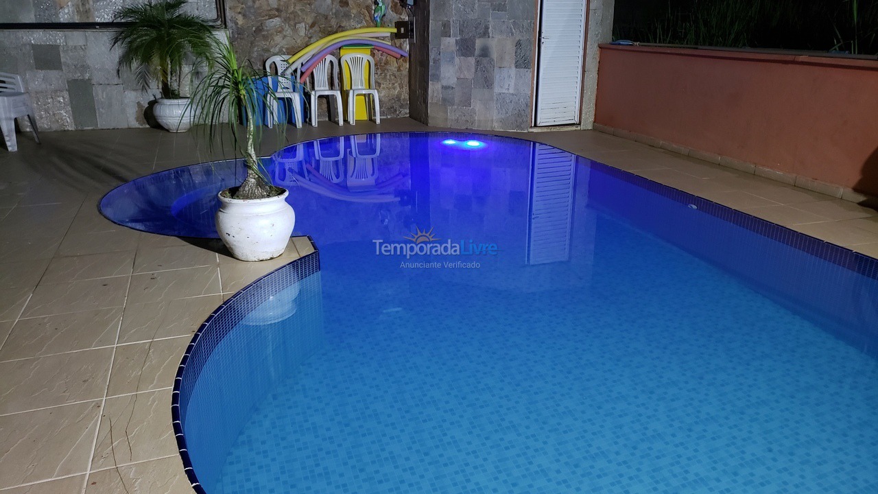 Casa para aluguel de temporada em Guarujá (Praia do Pernambuco)