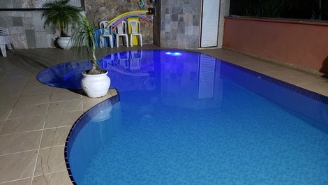 CASA 4 DS, PISCINA, WI-FI, CHURR. PRAIA PERNAMBUCO, COND. FECHADO.