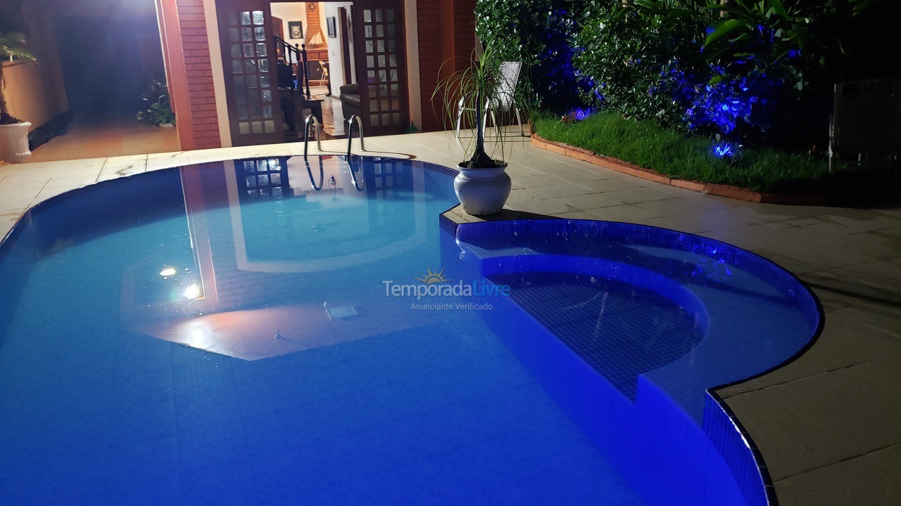 Casa para aluguel de temporada em Guarujá (Praia do Pernambuco)