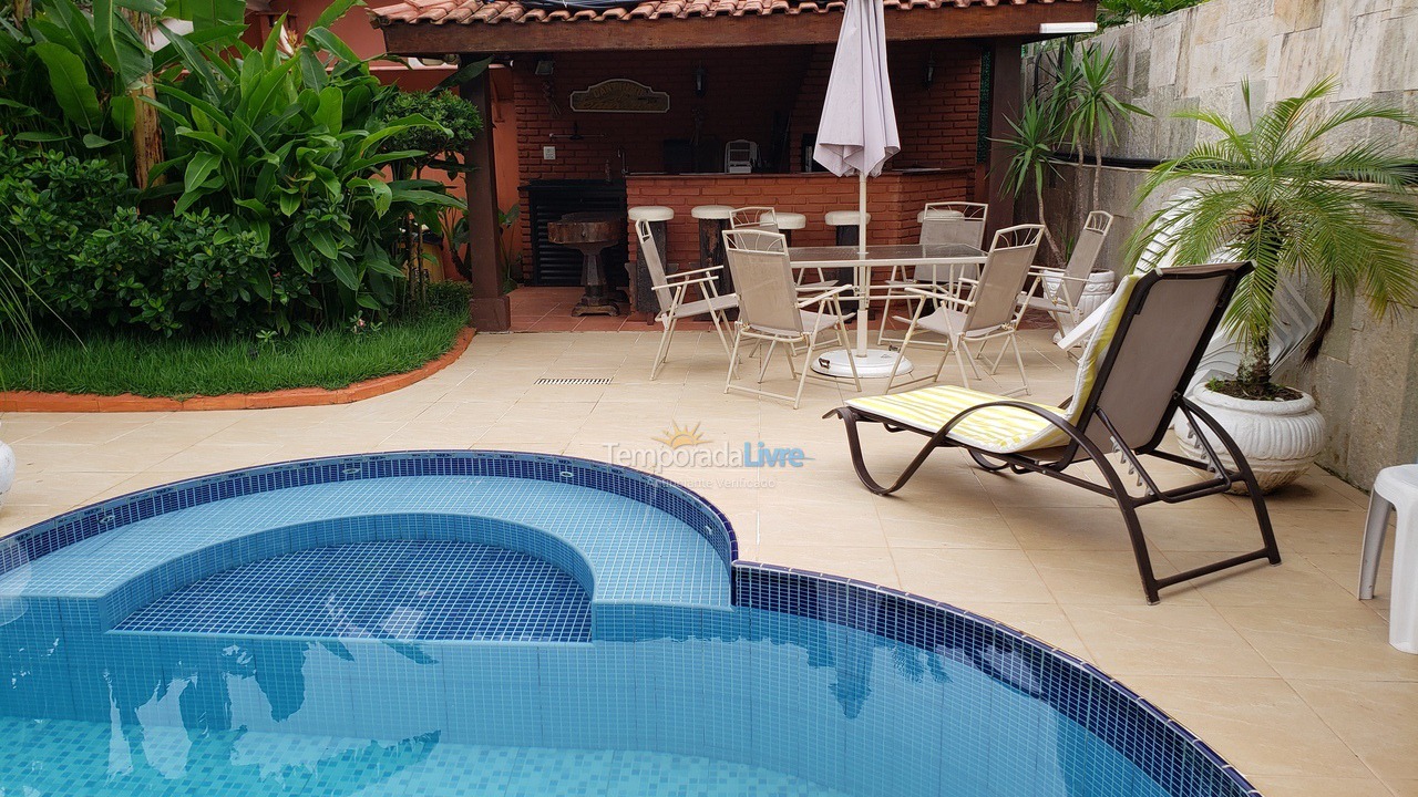 Casa para aluguel de temporada em Guarujá (Praia do Pernambuco)