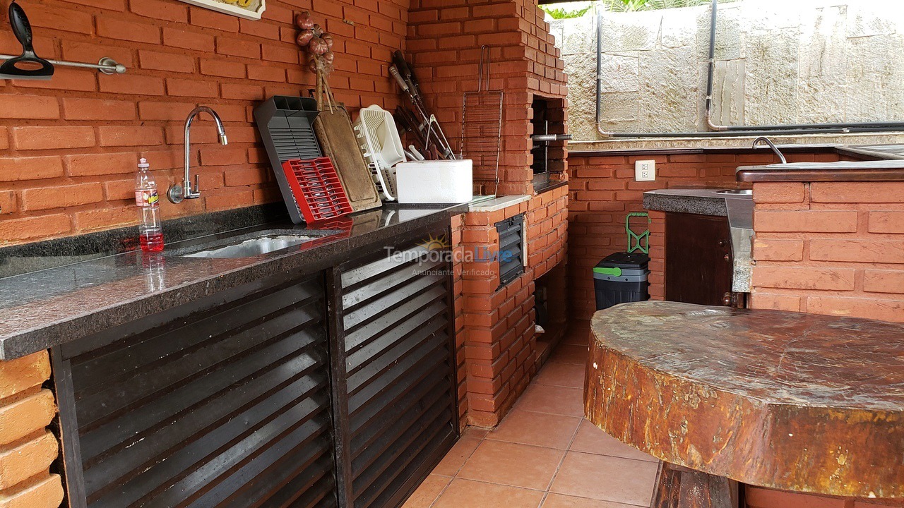 Casa para aluguel de temporada em Guarujá (Praia do Pernambuco)