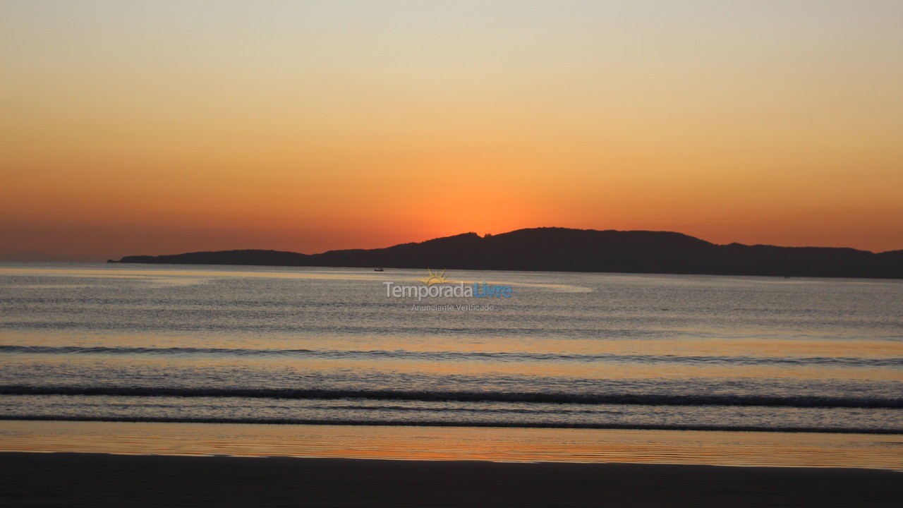 Apartamento para aluguel de temporada em Itapema (Meia Praia)