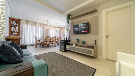 163 - Linda Cob High Standard, Cond with pool, 50m from the beach