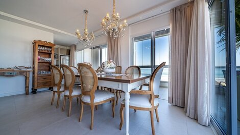 163 - Linda Cob High Standard, Cond with pool, 50m from the beach