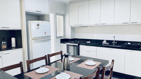 Ed. Tia Guioma - Centro, Balneário Camboriú - SC