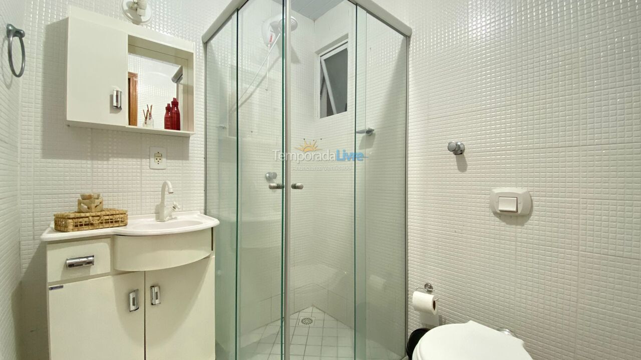 Apartamento para aluguel de temporada em Itapema (Meia Praia)