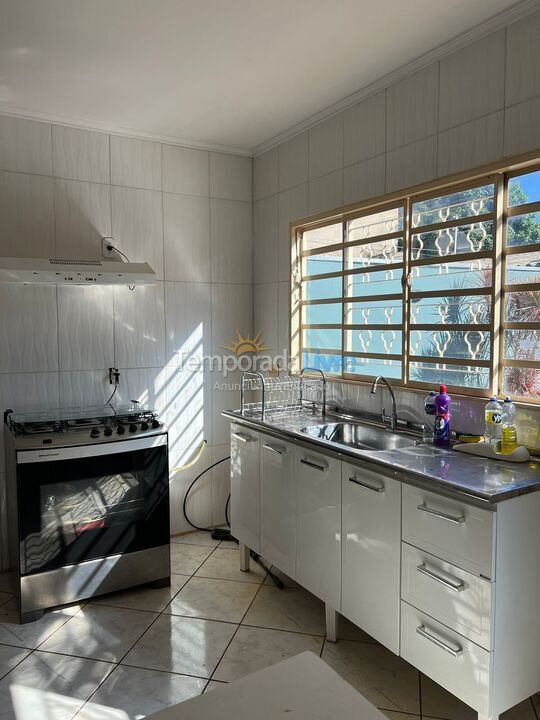 Casa para aluguel de temporada em Dourados (Residencial Oliveira L)