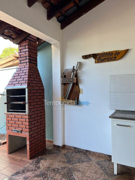 Casa para aluguel de temporada em Dourados (Residencial Oliveira L)