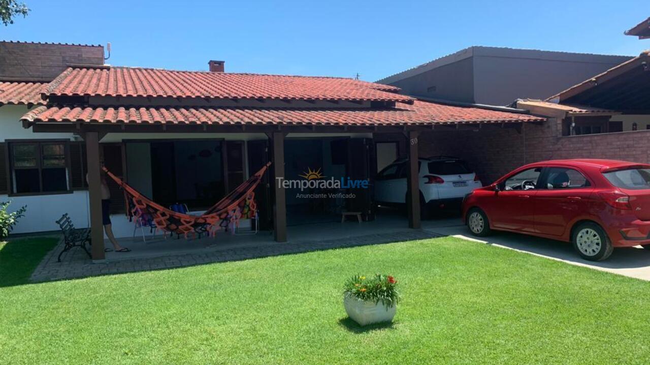 Casa para alquiler de vacaciones em Palhoça (Praia do Sonho)