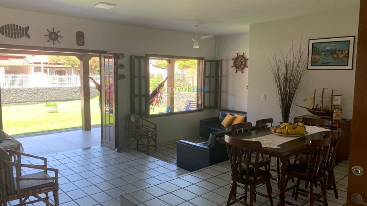 Casa para alquiler de vacaciones em Palhoça (Praia do Sonho)
