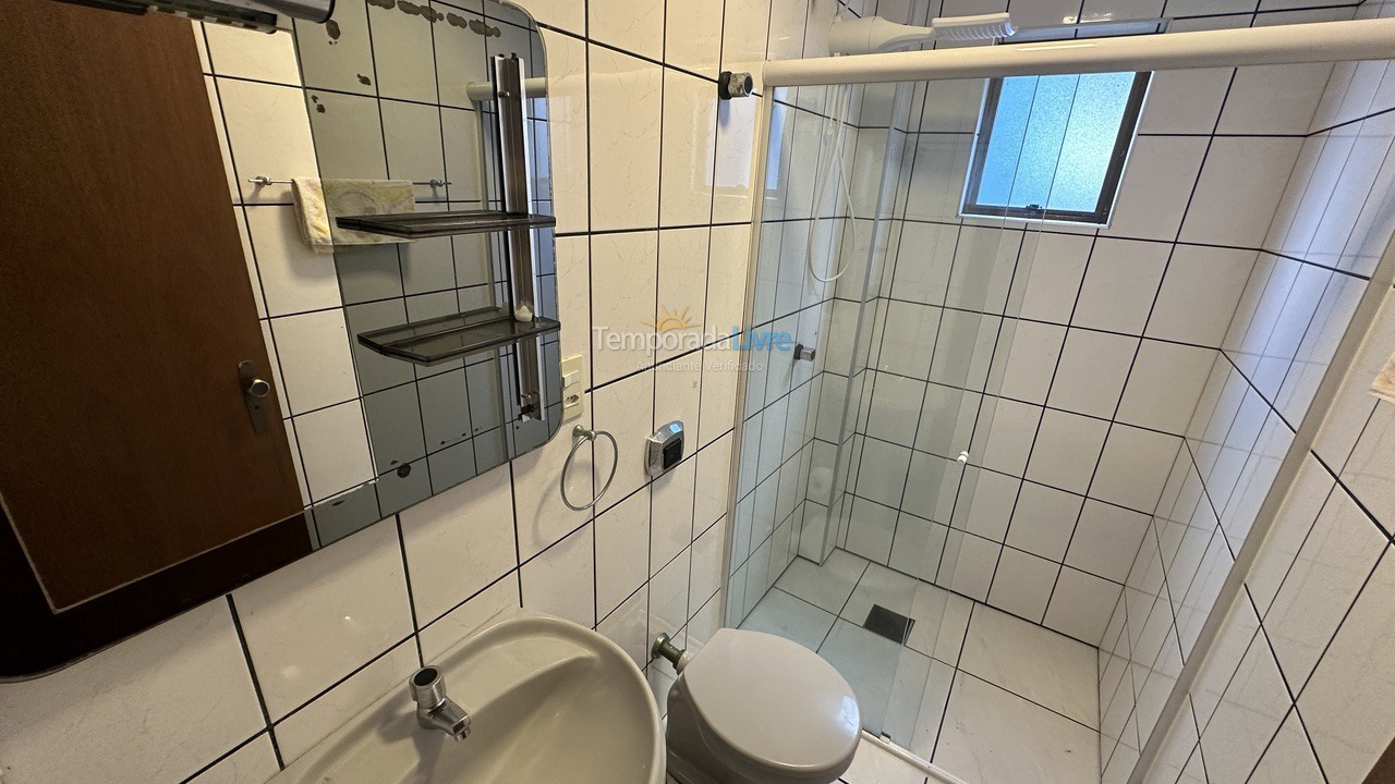 Apartamento para aluguel de temporada em Itapema (Meia Praia)