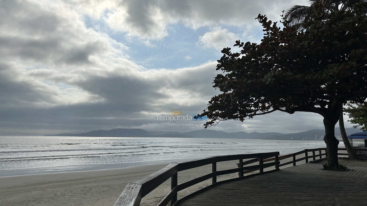 Apartamento para aluguel de temporada em Itapema (Meia Praia)