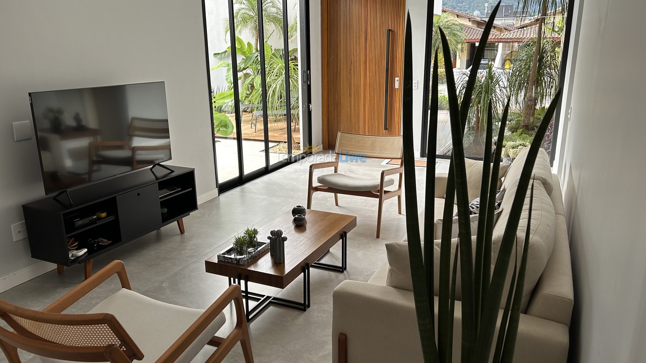 Casa para alquiler de vacaciones em Bertioga (Condominio Morada da Praia)