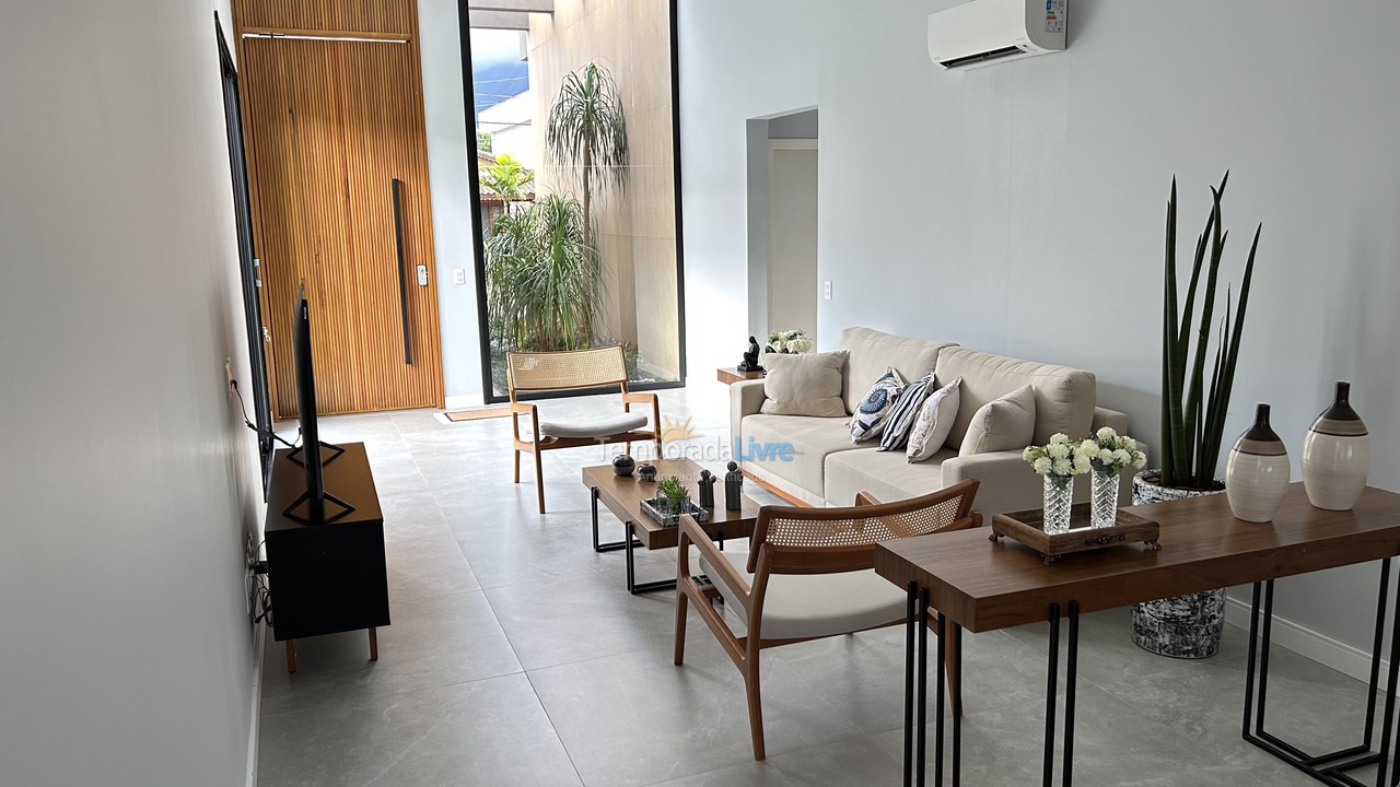 Casa para alquiler de vacaciones em Bertioga (Condominio Morada da Praia)