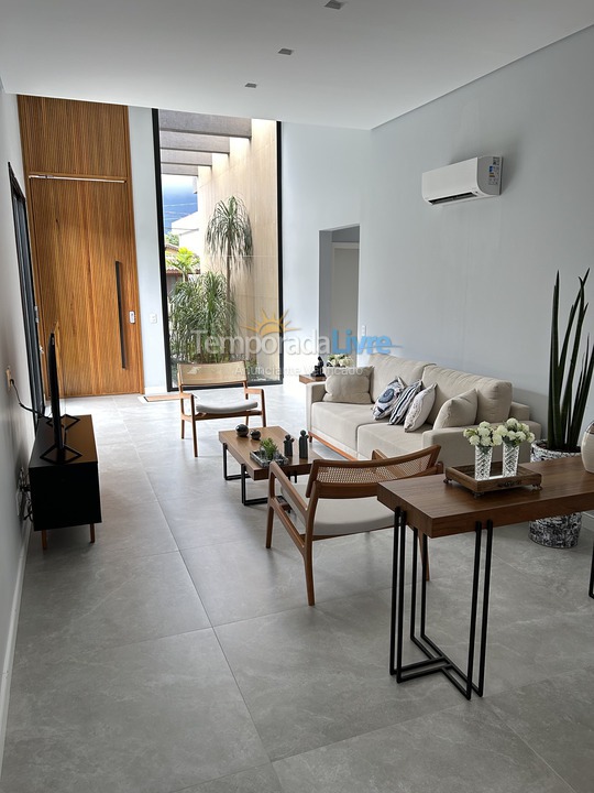 Casa para alquiler de vacaciones em Bertioga (Condominio Morada da Praia)