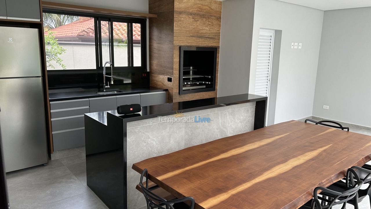 Casa para alquiler de vacaciones em Bertioga (Condominio Morada da Praia)