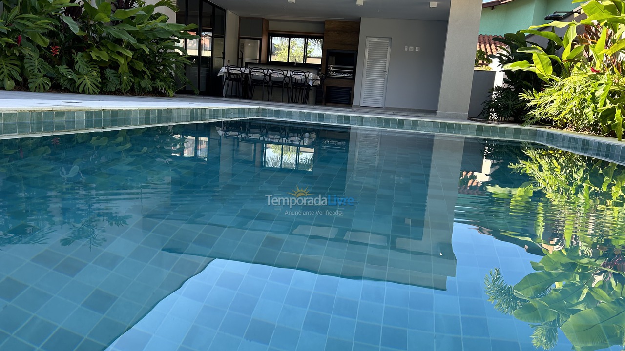 Casa para alquiler de vacaciones em Bertioga (Condominio Morada da Praia)