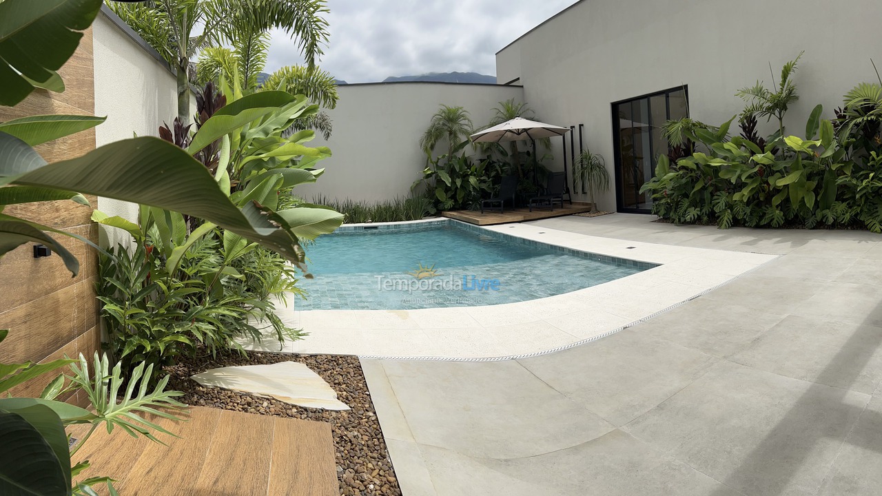 Casa para alquiler de vacaciones em Bertioga (Condominio Morada da Praia)