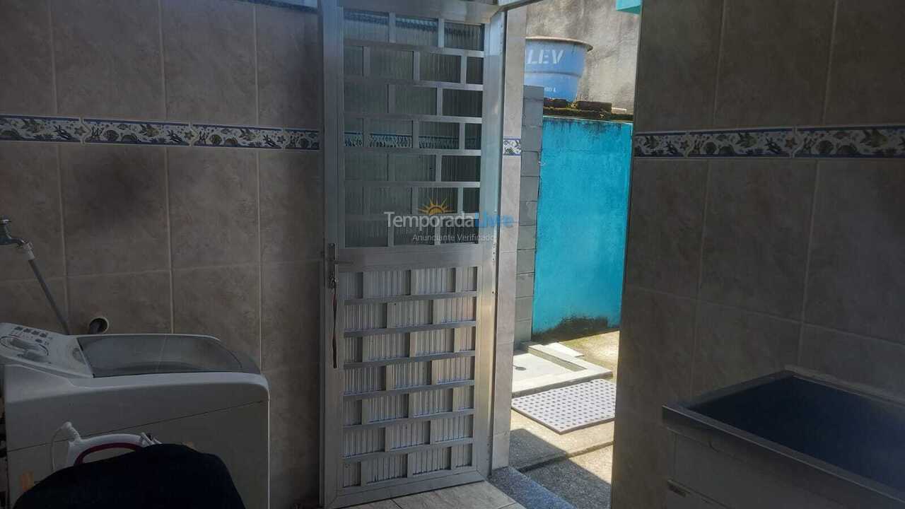 Casa para aluguel de temporada em Mangaratiba (Praia do Saco)