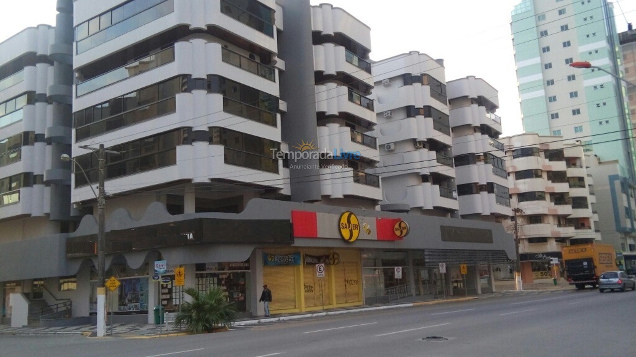 Apartamento para aluguel de temporada em Itapema (Meia Praia)