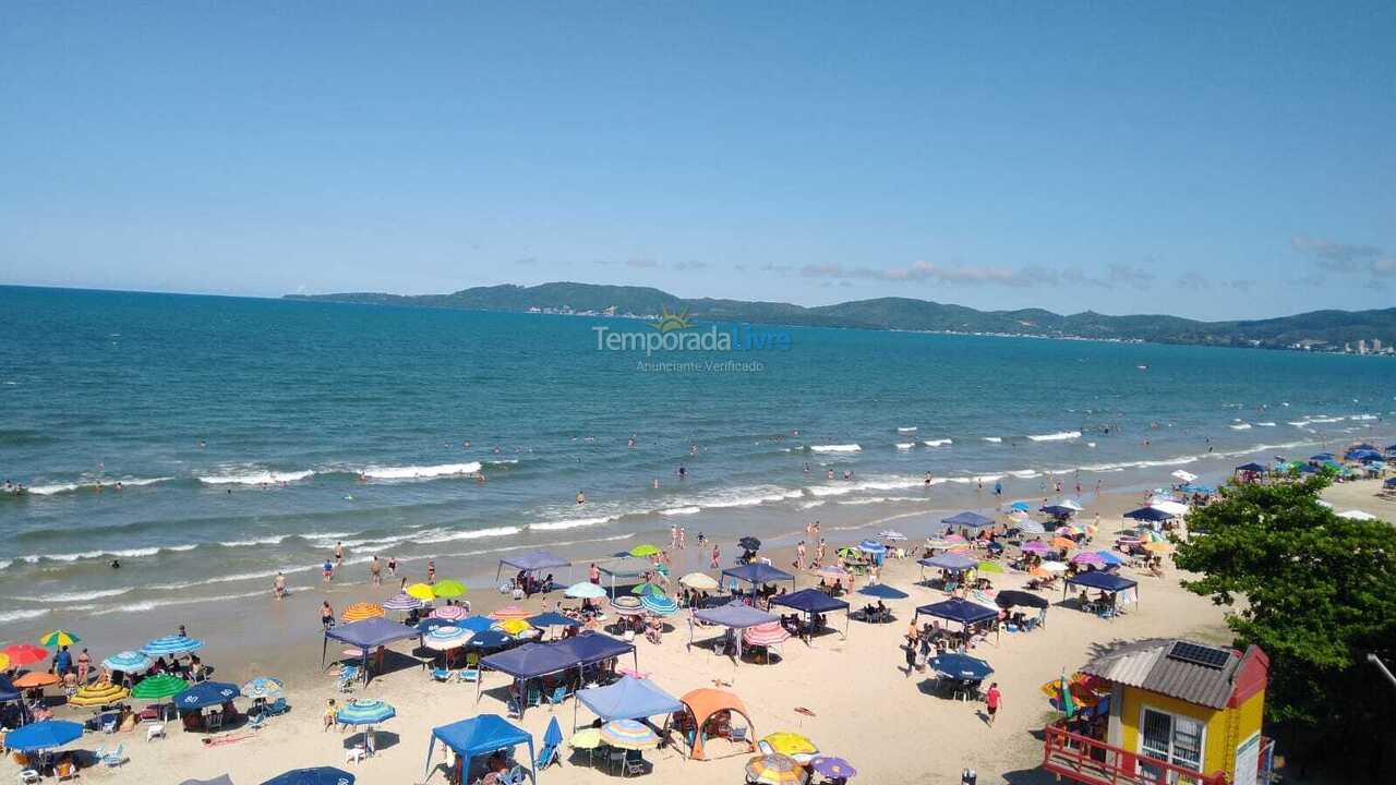 Apartamento para aluguel de temporada em Itapema (Meia Praia)