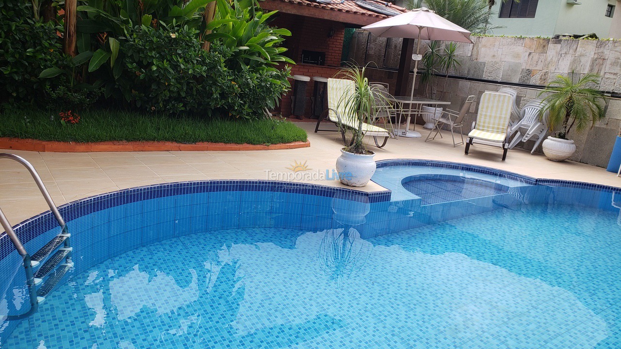 Casa para aluguel de temporada em Guarujá (Praia do Pernambuco)