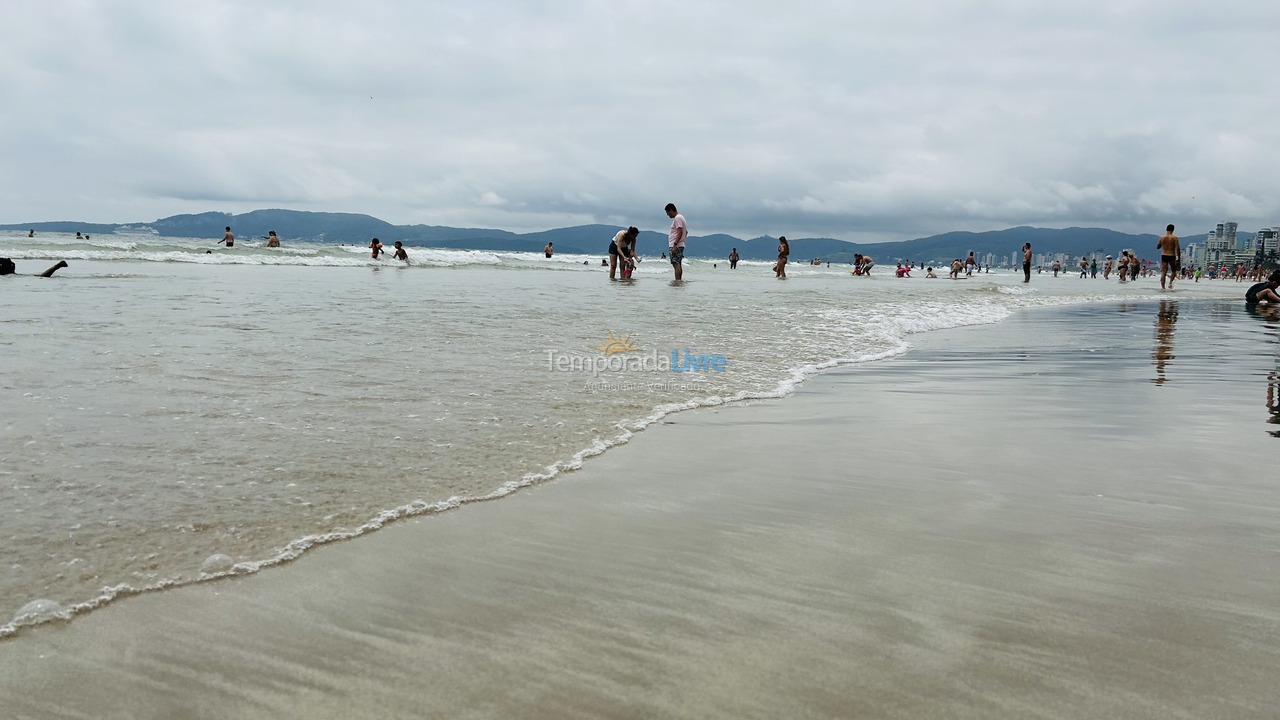 Apartamento para aluguel de temporada em Itapema (Meia Praia)