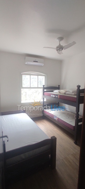 Casa para aluguel de temporada em Caraguatatuba (Martim de Sá)
