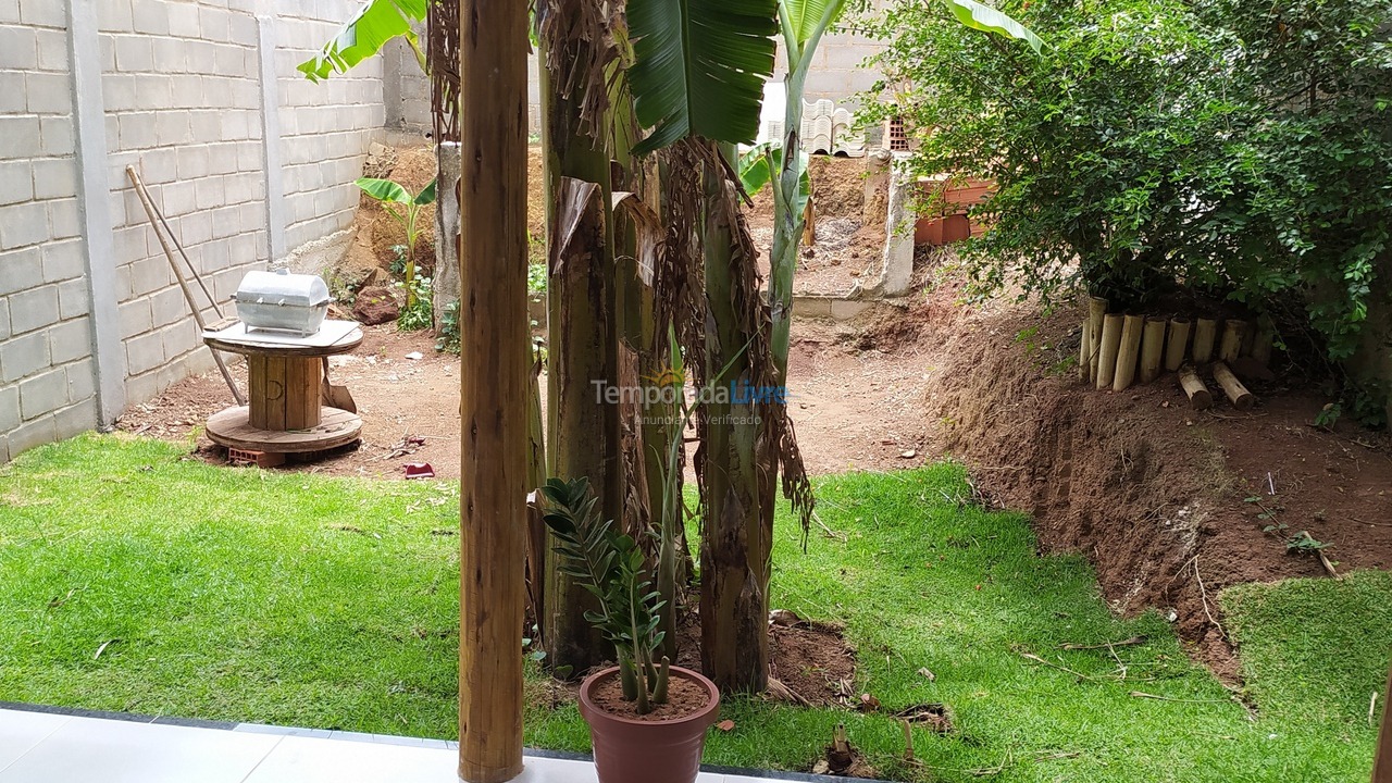 Casa para aluguel de temporada em Fundão (Enseada Das Garças)