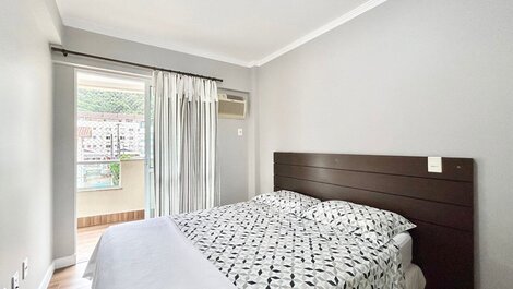 207 - Apartamento em Bombas a 150 metros da Praia